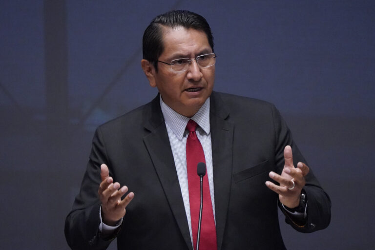 Jonathan Nez