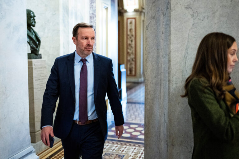 DC: U.S. Congress, Lawmakers at the Capitol