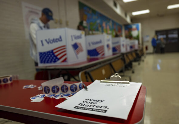 Residents Vote In South Caroliona'Republican Primary